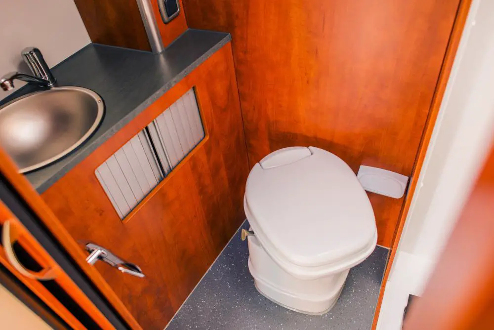The 10 Best RV Toilets [2021 Best Toilet Reviews & Rankings]